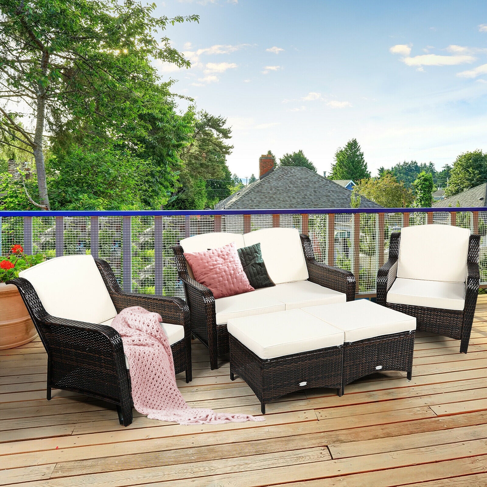 Ensemble de mobilier de patio en rotin 5 pièces avec coussins et pouf – Blanc cassé