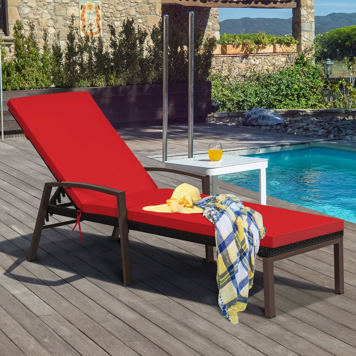 Chaise longue inclinable en rotin pour patio avec dossier réglable et coussin