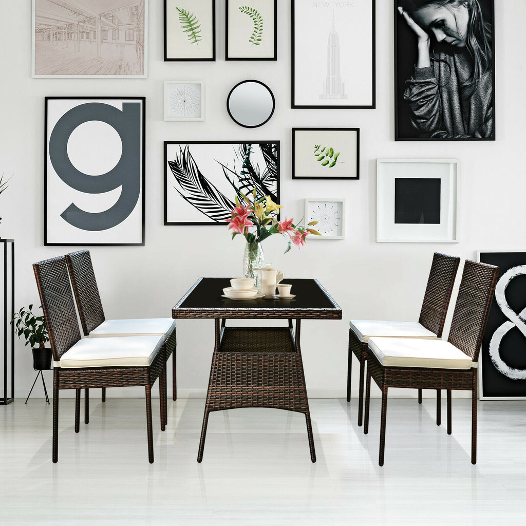 Ensemble de salle à manger 5 pièces en rotin avec table en verre et chaises à dossier haut