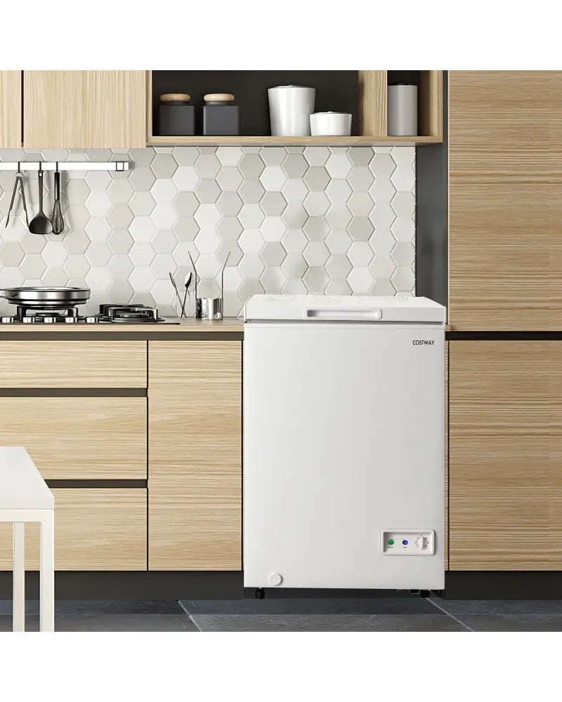 3.5/5 Cu.ft Compact Chest Freezer with Removable Storage Basket-3.5 Cubic - White - Freezers
