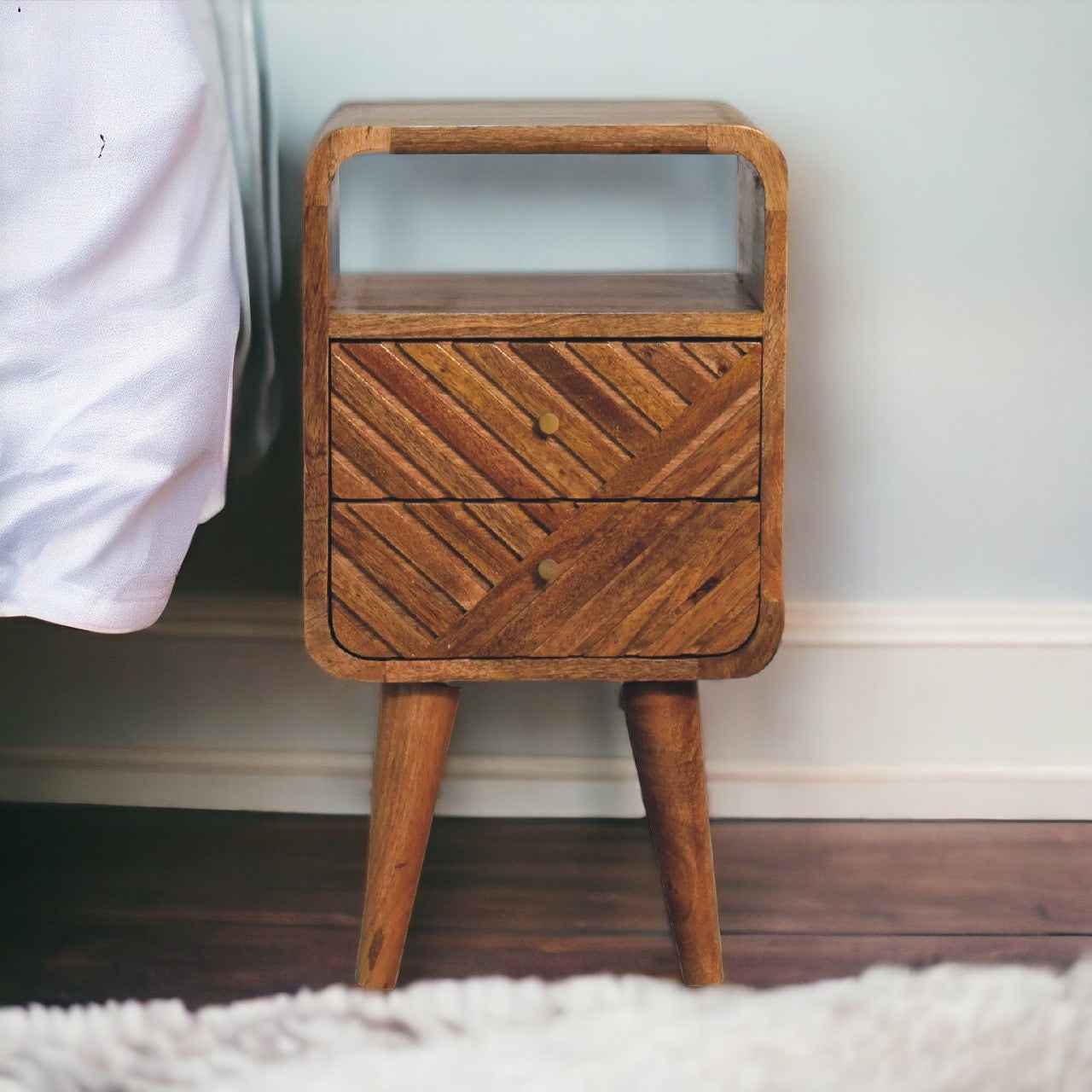 Mini Lille Curved Nightstand