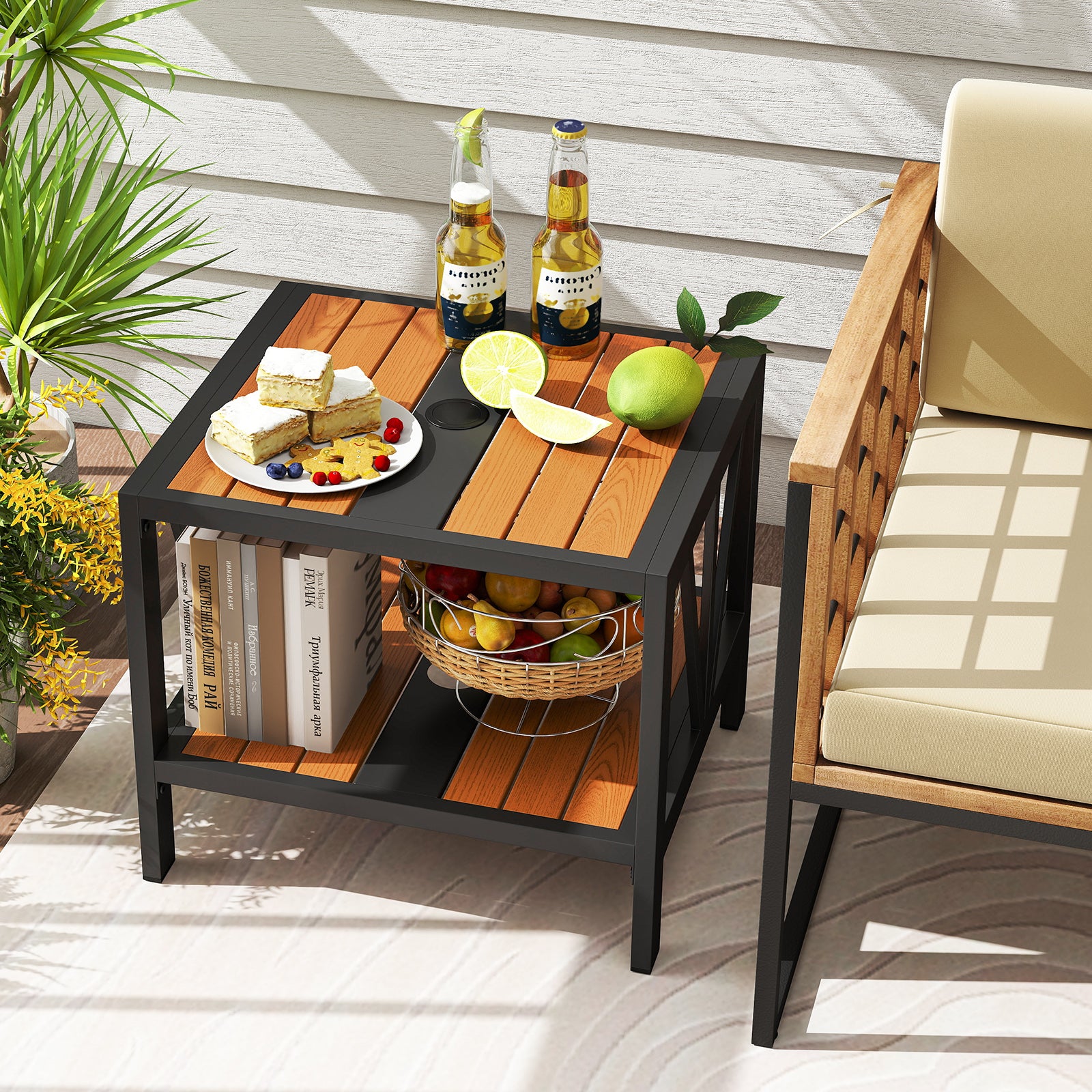 Table d'appoint d'extérieur avec trou pour parasol et étagère de rangement pour porche
