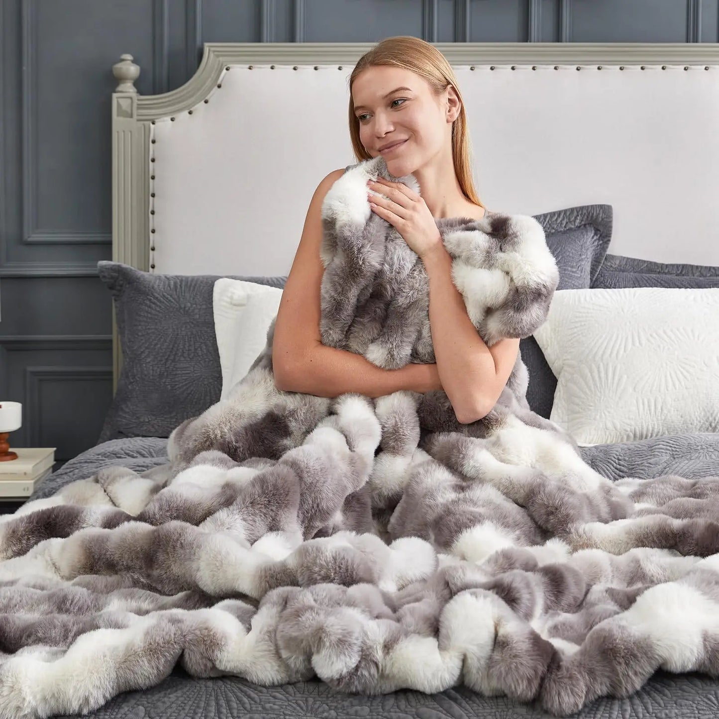 Cozy Faux Fur Bubble Throw Blanket – Soft Plush Thick Sofa Blanket
