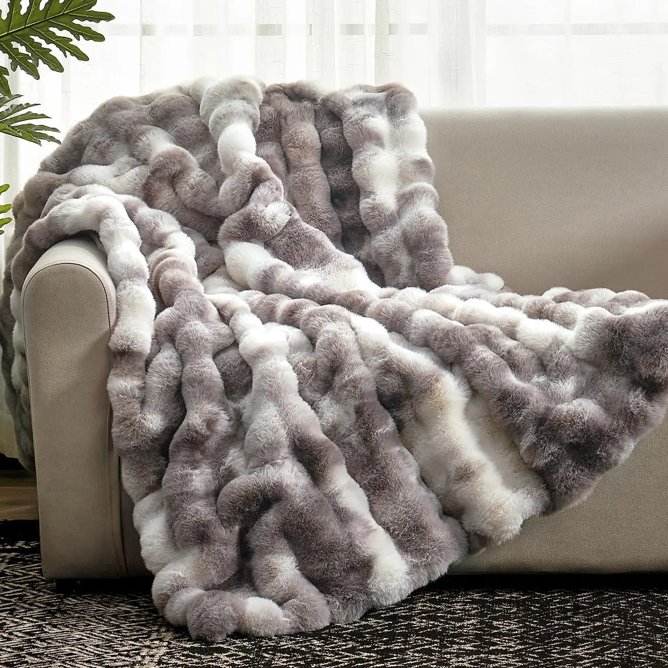 Cozy Faux Fur Bubble Throw Blanket – Soft Plush Thick Sofa Blanket