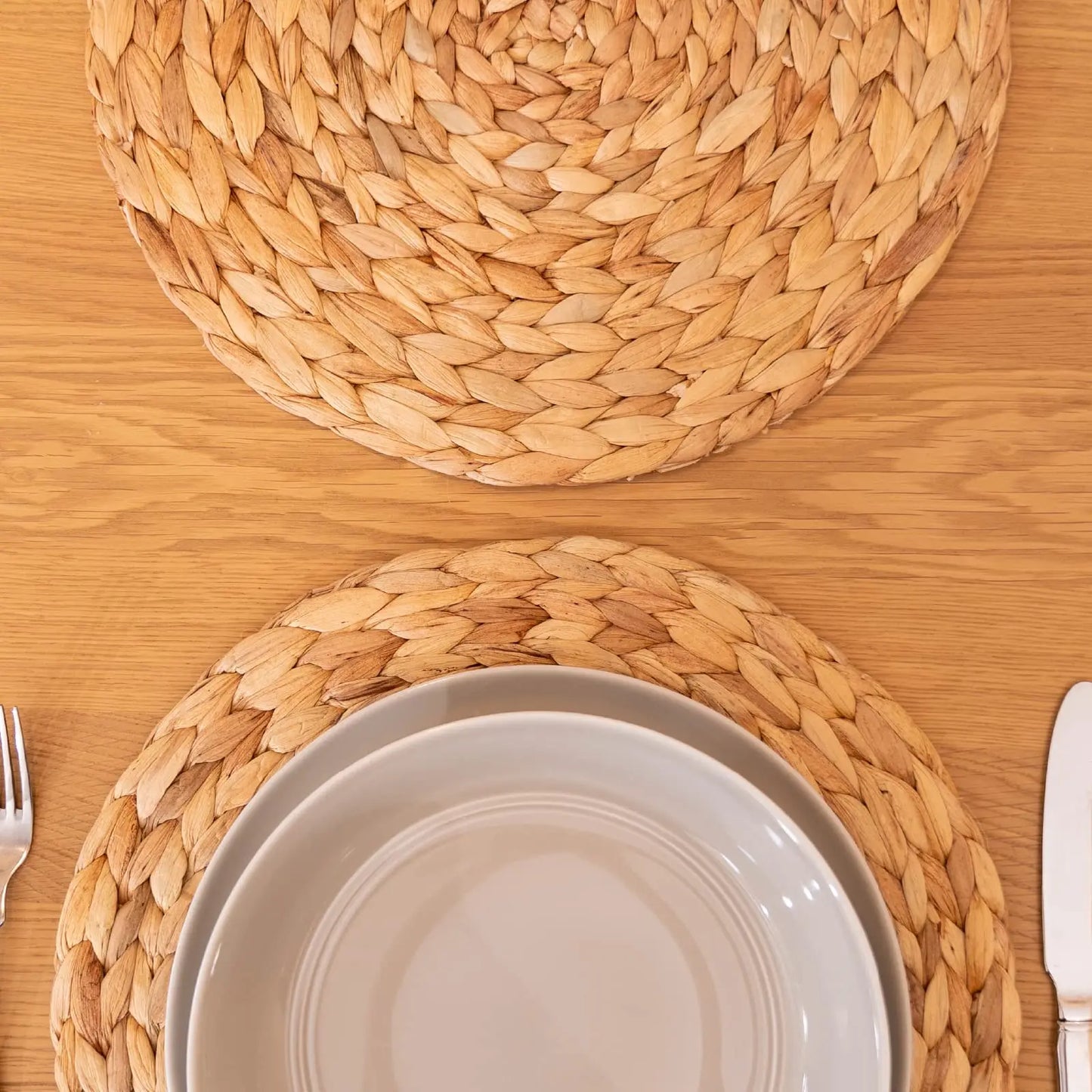 Round Woven Placemats Set of 4 – Natural Water Hyacinth Table Mats