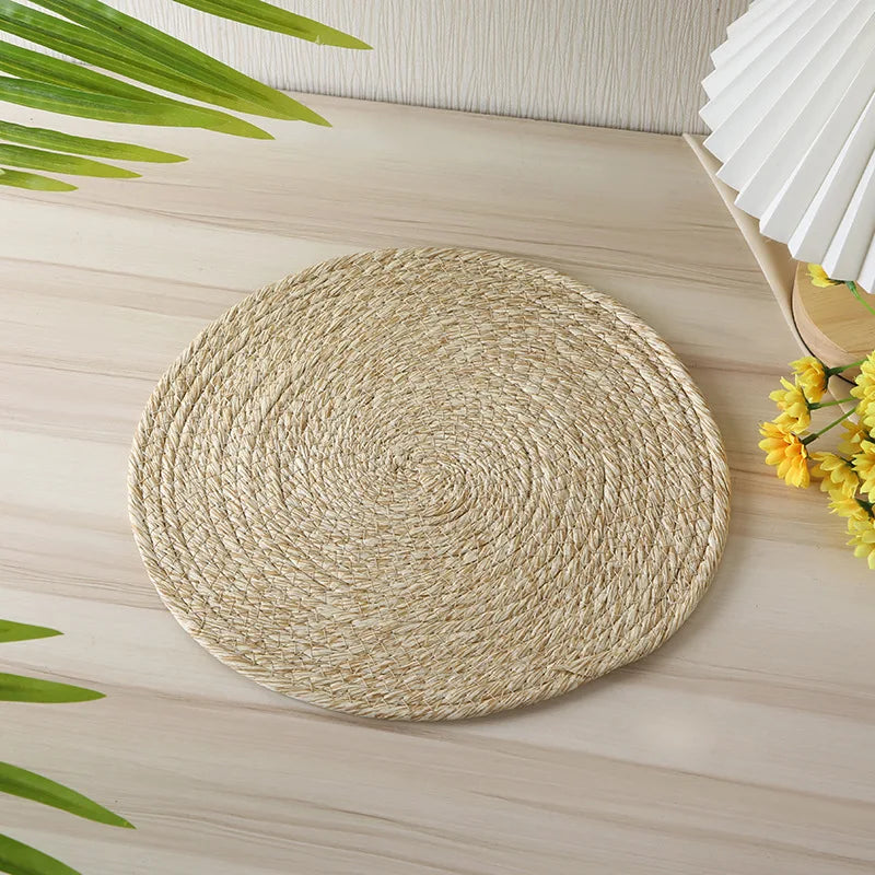 Round Woven Placemats Set of 4 – Natural Water Hyacinth Table Mats