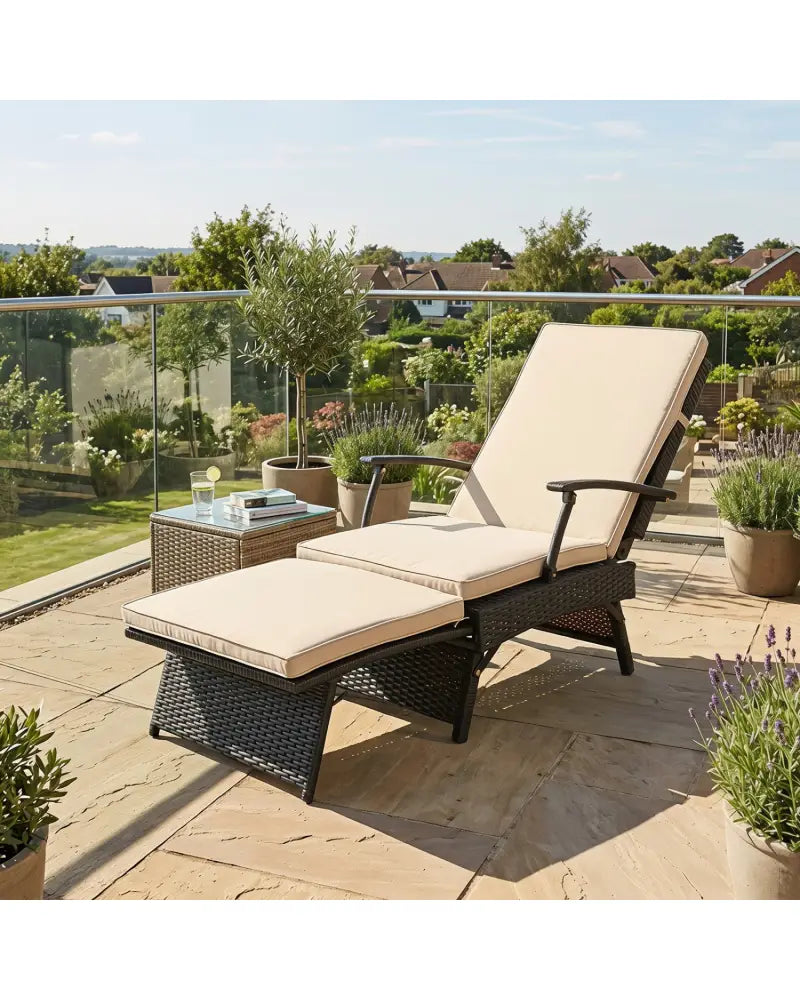 Folding Wicker Chaise Lounge with Slide-Out Ottoman11-Level Adjustable Backrest to Flat and Sun-Proof PE Rattan-Brown