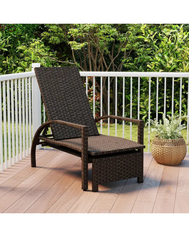 Patio Chaise Lounge Outdoor Rattan Lounge Chair with Retractable Ottoman - Brown - Outdoor Chaise Lounges