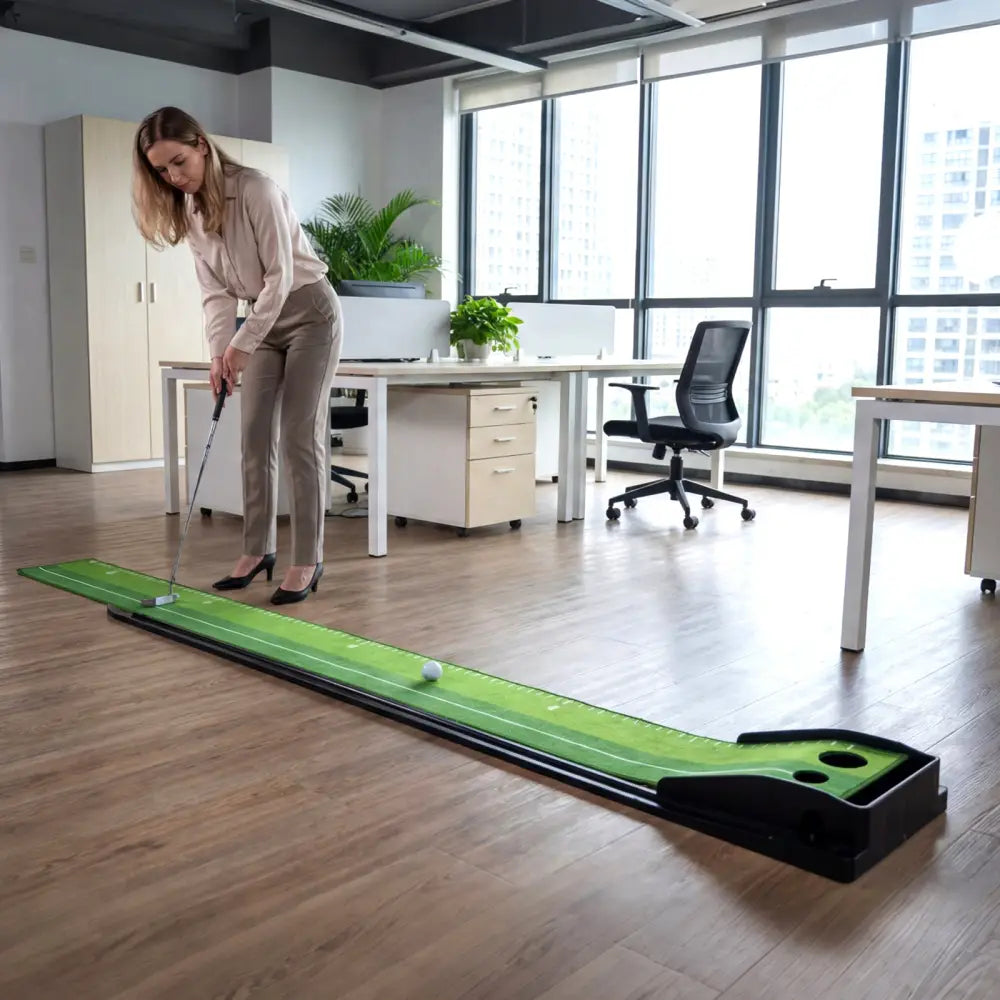 Putting Green Indoor Golf Putting Mat with Auto Ball Return 3 Putting Practice Balls - Golf